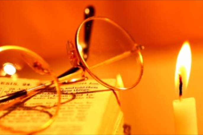 WordPress - bible with glasses